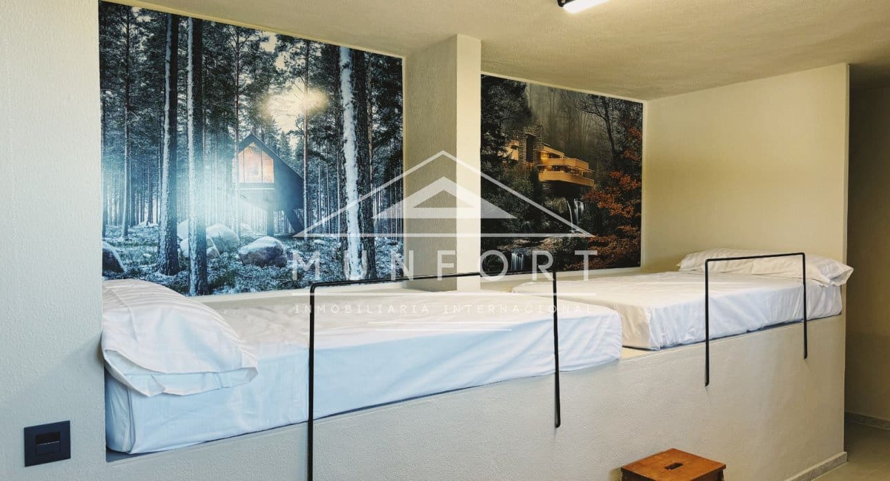 2 bedroom Semi-detached Villa for rent in Dehesa de Campoamor with pool - € 1,499 (Ref: 9314513)