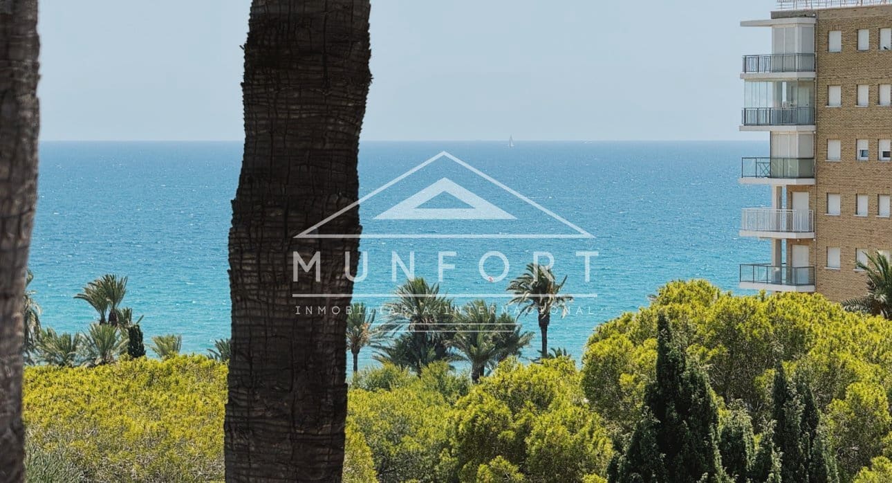 2 bedroom Semi-detached Villa for rent in Dehesa de Campoamor with pool - € 1,499 (Ref: 9314513)