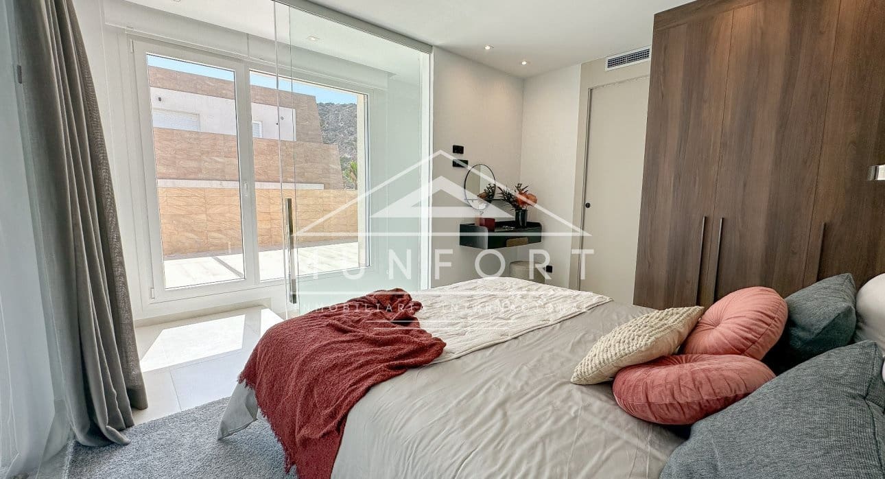 Chalet de 3 habitaciones en Algorfa en venta con piscina - 495.000 € (Ref: 9315238)