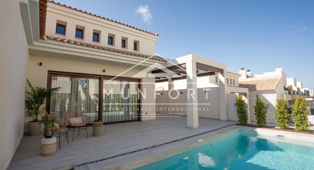 3 bedroom Villa for sale in Algorfa with pool - € 550,000 (Ref: 9319891)