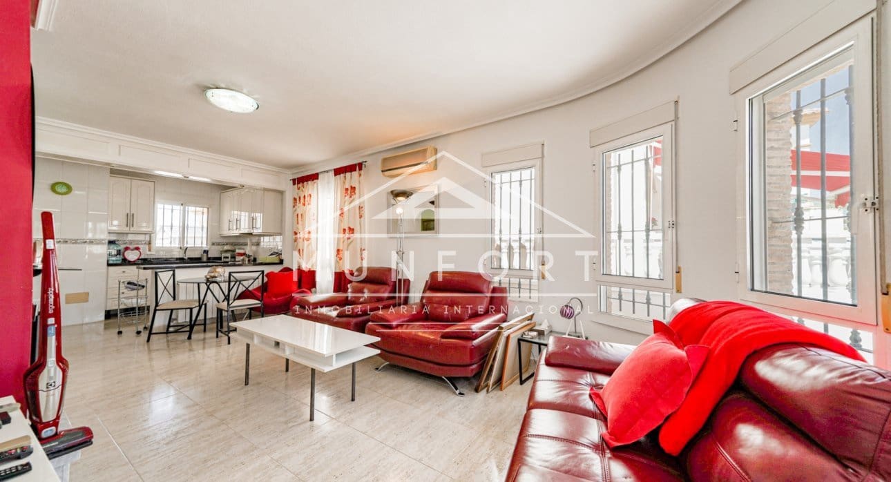 3 soveværelse Villa til salg i Pinar de Campoverde med swimmingpool - € 249.900 (Ref: 9336951)