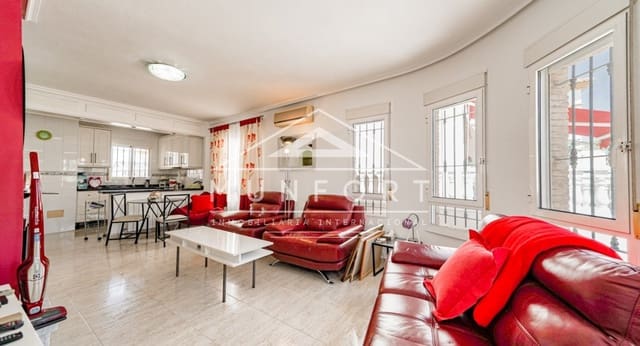 3 slaapkamer Villa te koop in Pinar de Campoverde, Pilar de la Horadada met zwembad - € 249.900 (Ref: 9336951)