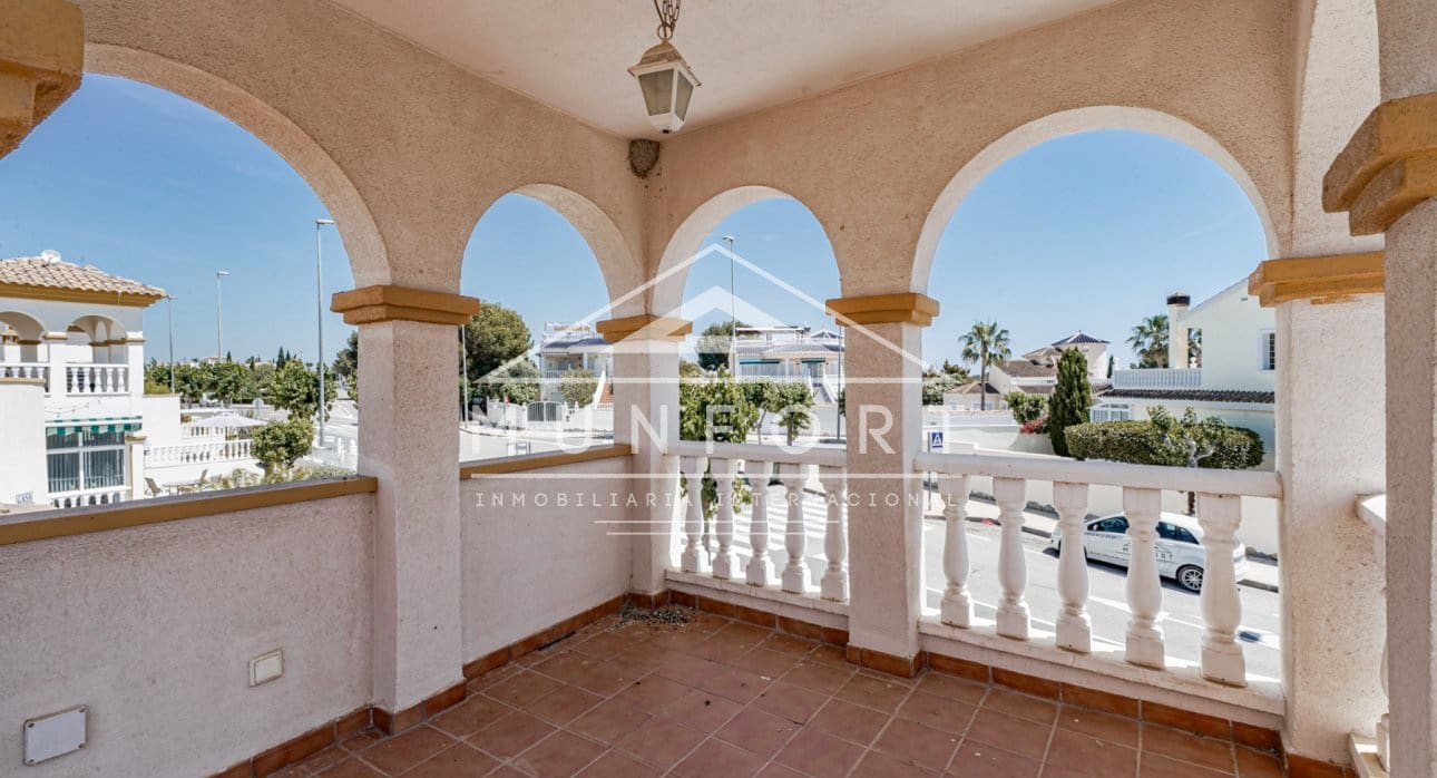 3 soveværelse Villa til salg i Pinar de Campoverde med swimmingpool - € 249.900 (Ref: 9336951)