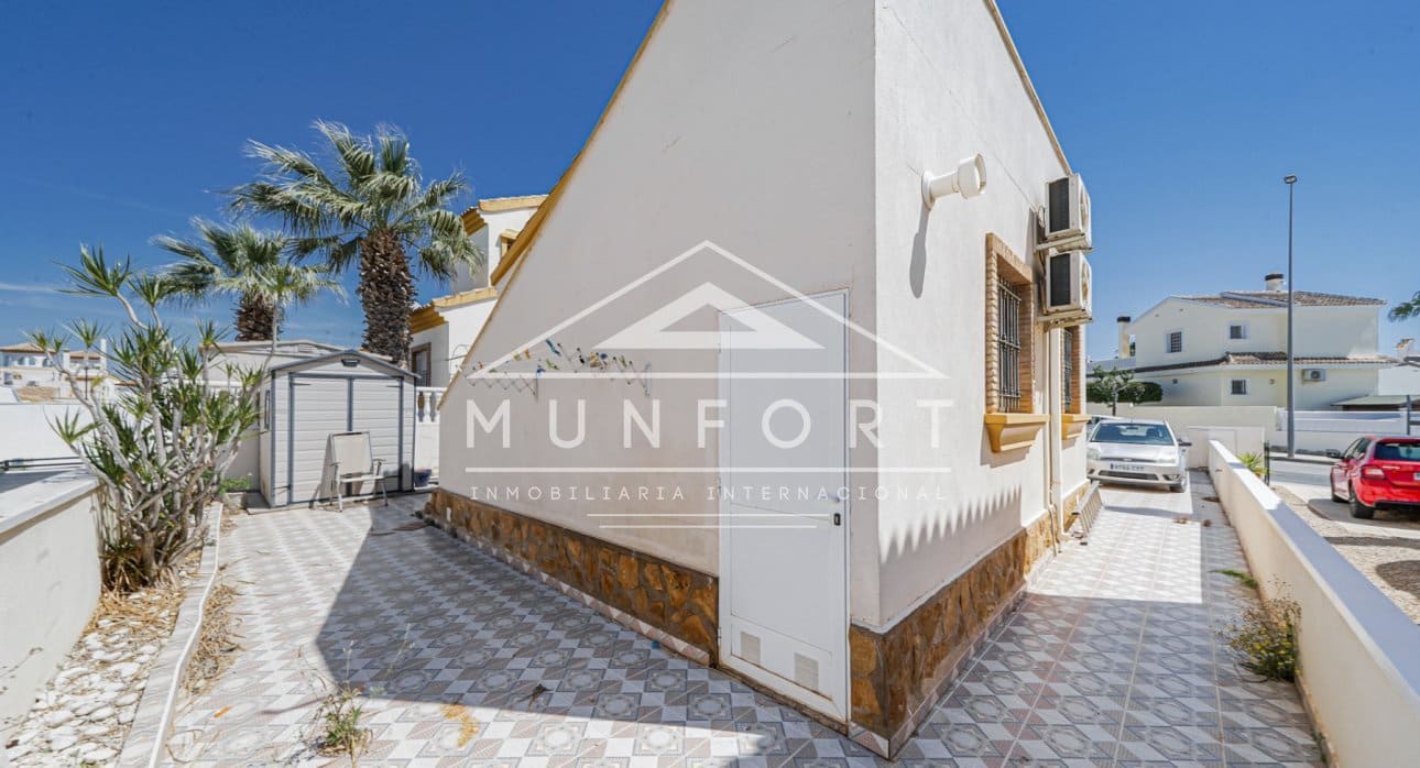 3 soveværelse Villa til salg i Pinar de Campoverde med swimmingpool - € 249.900 (Ref: 9336951)