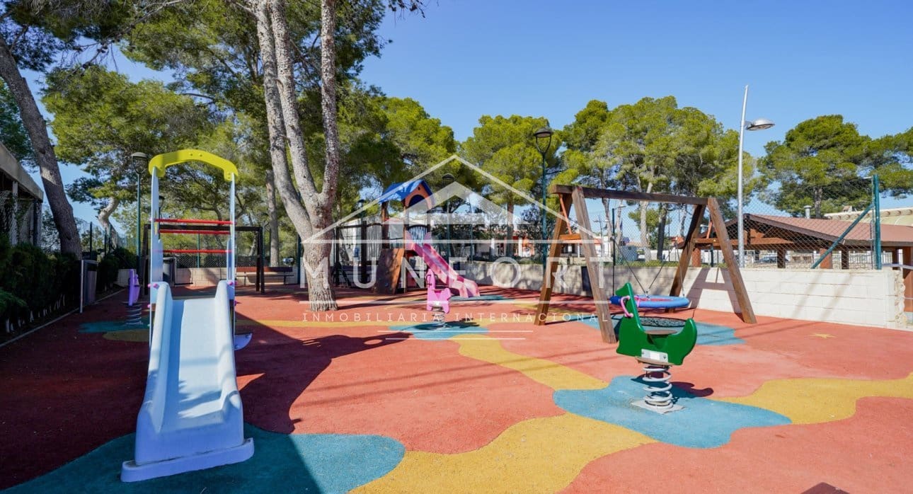 3 soveværelse Villa til salg i Pinar de Campoverde med swimmingpool - € 249.900 (Ref: 9336951)