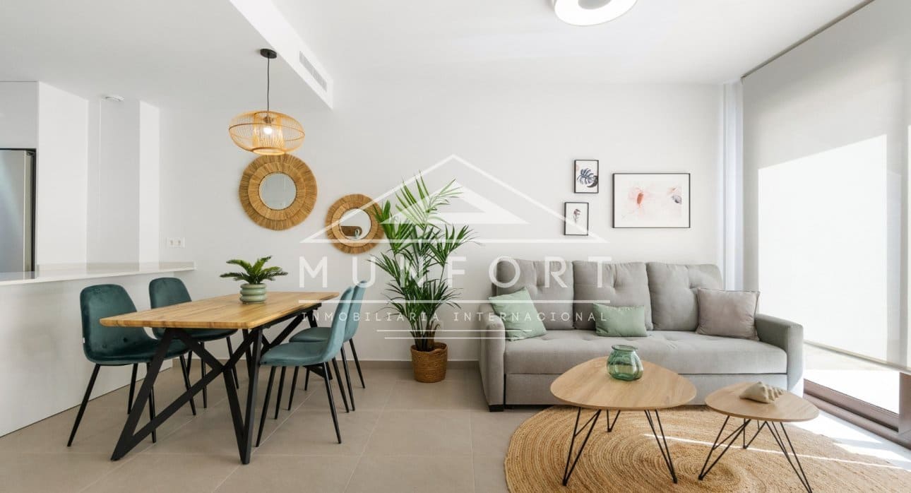 3 slaapkamer Halfvrijstaande villa te koop in San Pedro del Pinatar met zwembad - € 350.000 (Ref: 9337056)