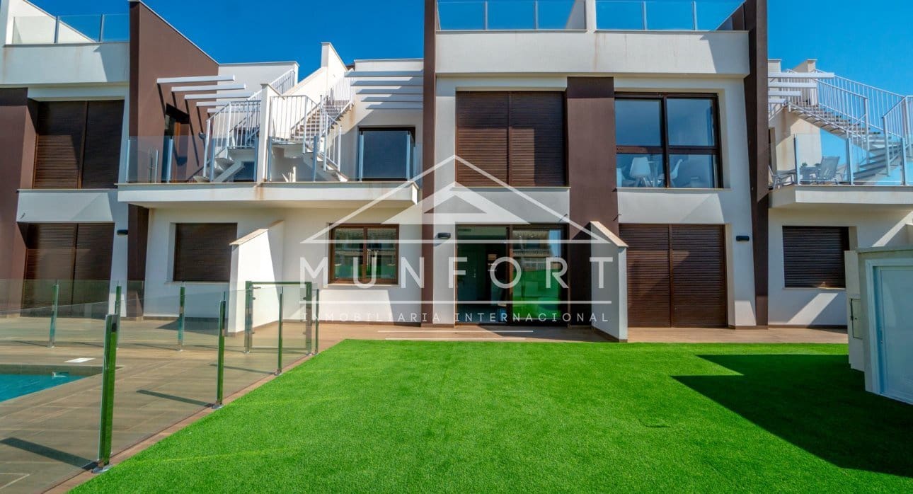 3 slaapkamer Halfvrijstaande villa te koop in San Pedro del Pinatar met zwembad - € 350.000 (Ref: 9337056)