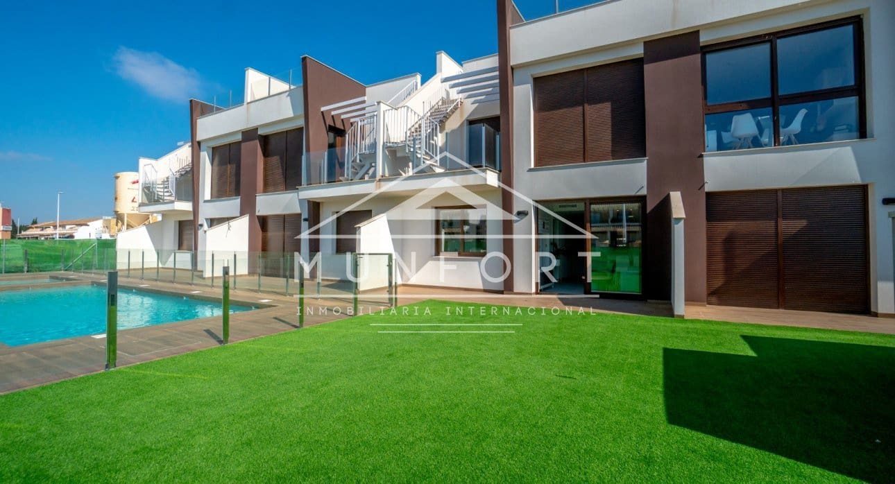 3 slaapkamer Halfvrijstaande villa te koop in San Pedro del Pinatar met zwembad - € 350.000 (Ref: 9337056)