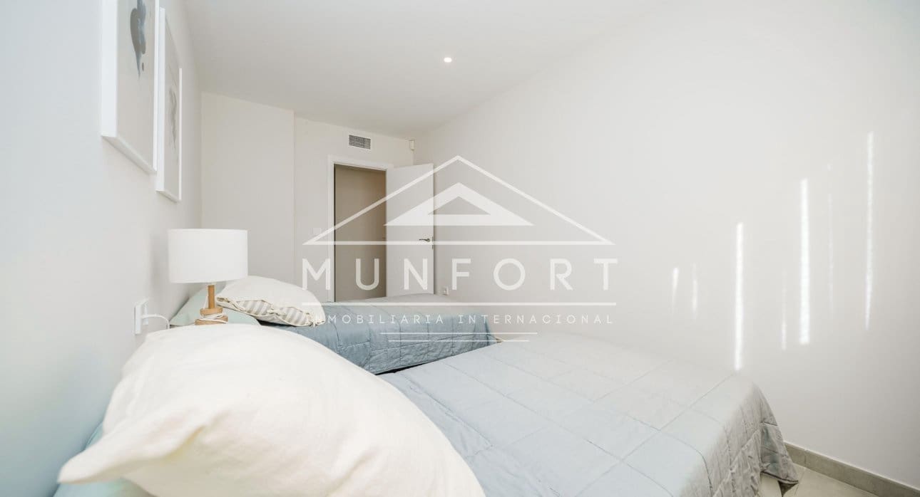 1 slaapkamer Appartement te koop in La Manga del Mar Menor met zwembad - € 225.000 (Ref: 9340351)