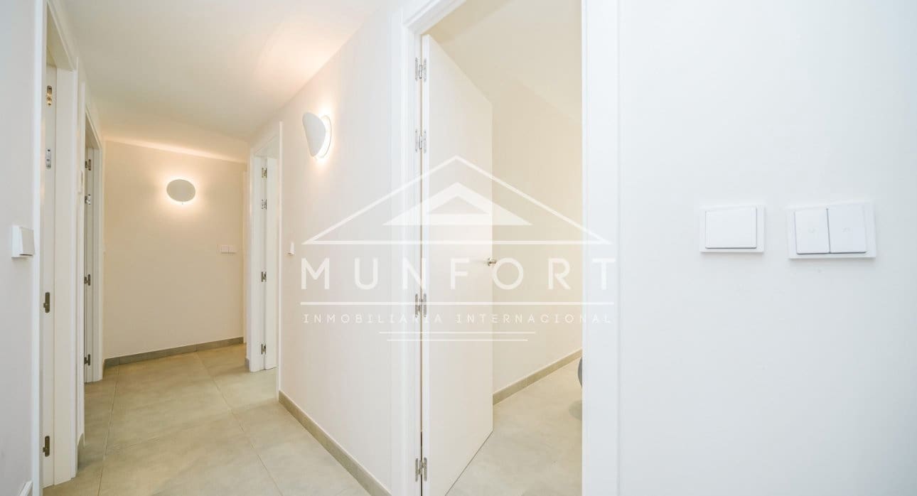 2 slaapkamer Appartement te koop in La Manga del Mar Menor met zwembad - € 238.000 (Ref: 9340352)