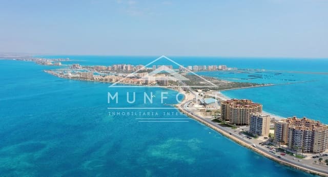 3 slaapkamer Penthouse te koop in La Manga del Mar Menor met zwembad - € 510.000 (Ref: 9340353)