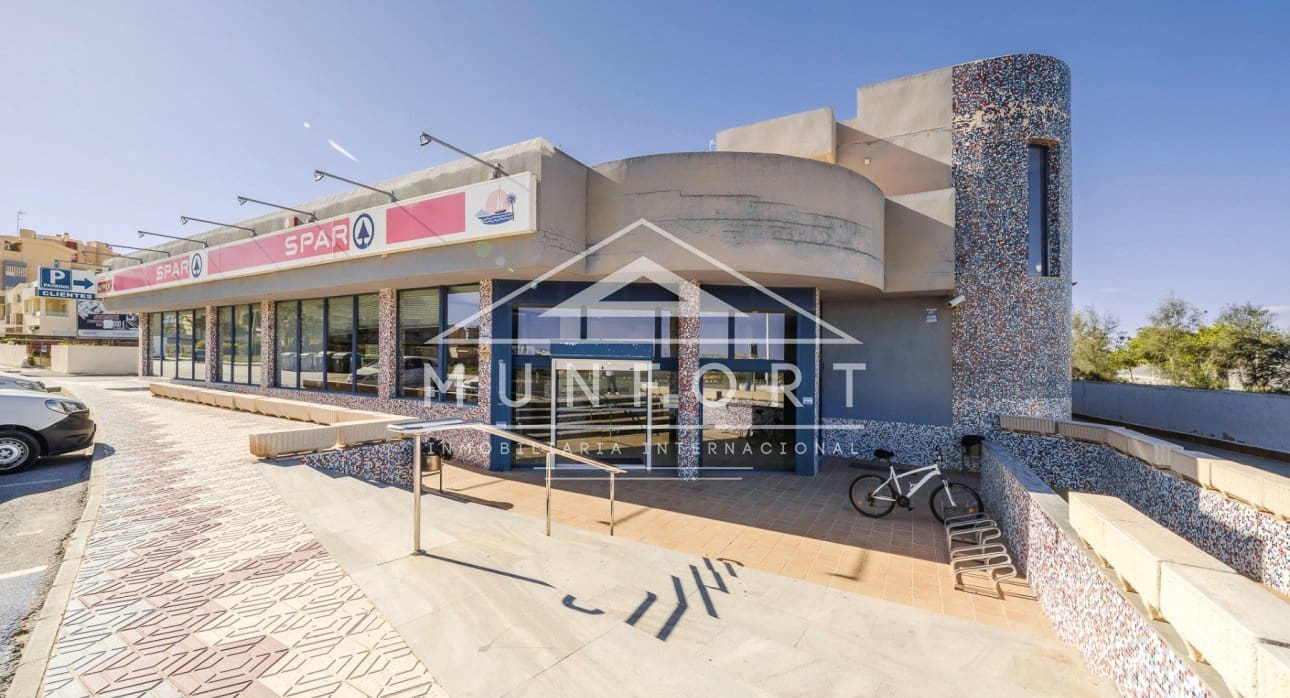 3 slaapkamer Penthouse te koop in La Manga del Mar Menor met zwembad - € 510.000 (Ref: 9340353)