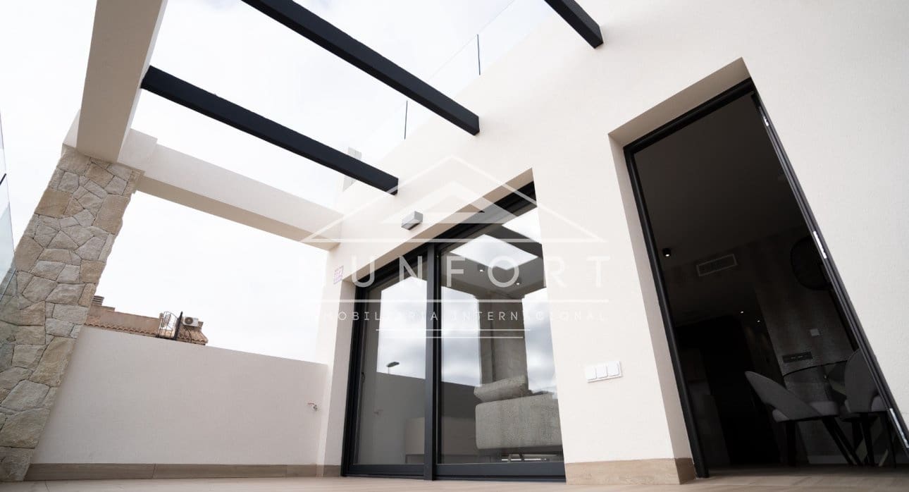 3 slaapkamer Halfvrijstaande villa te koop in Orihuela met zwembad - € 355.000 (Ref: 9343481)