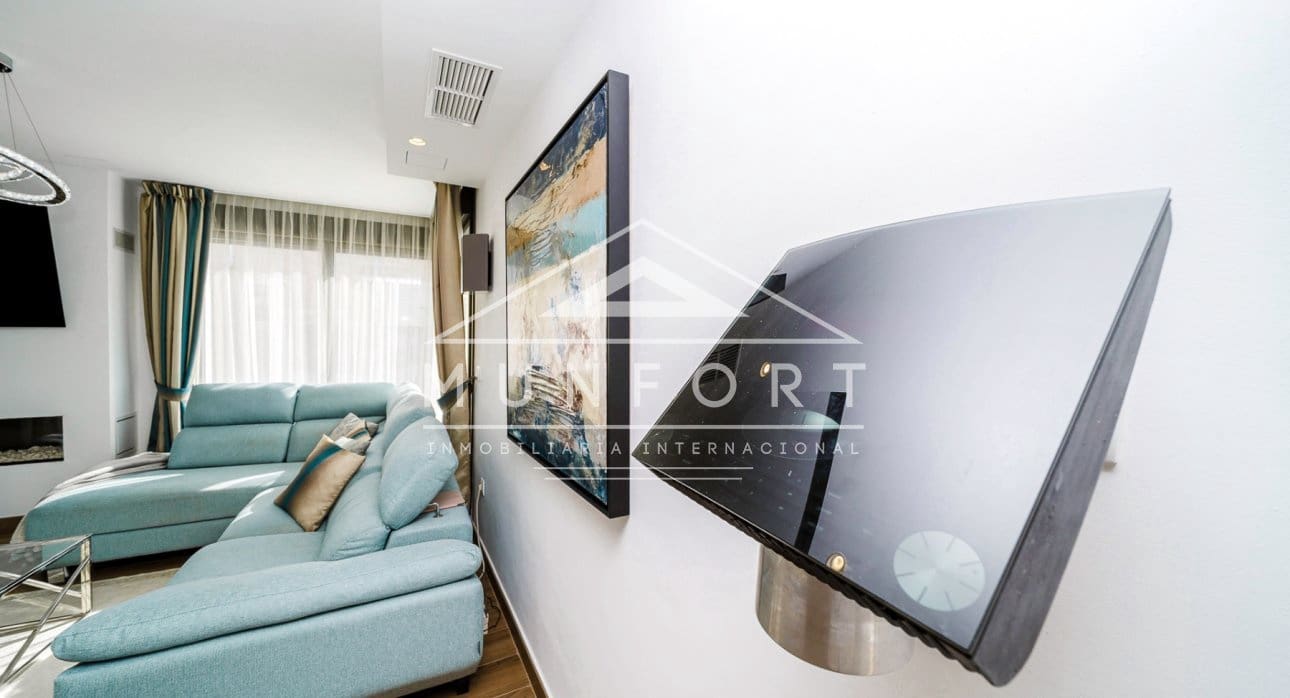 3 camera da letto Villa in vendita in Torrevieja con piscina - 1.280.000 € (Rif: 9345565)