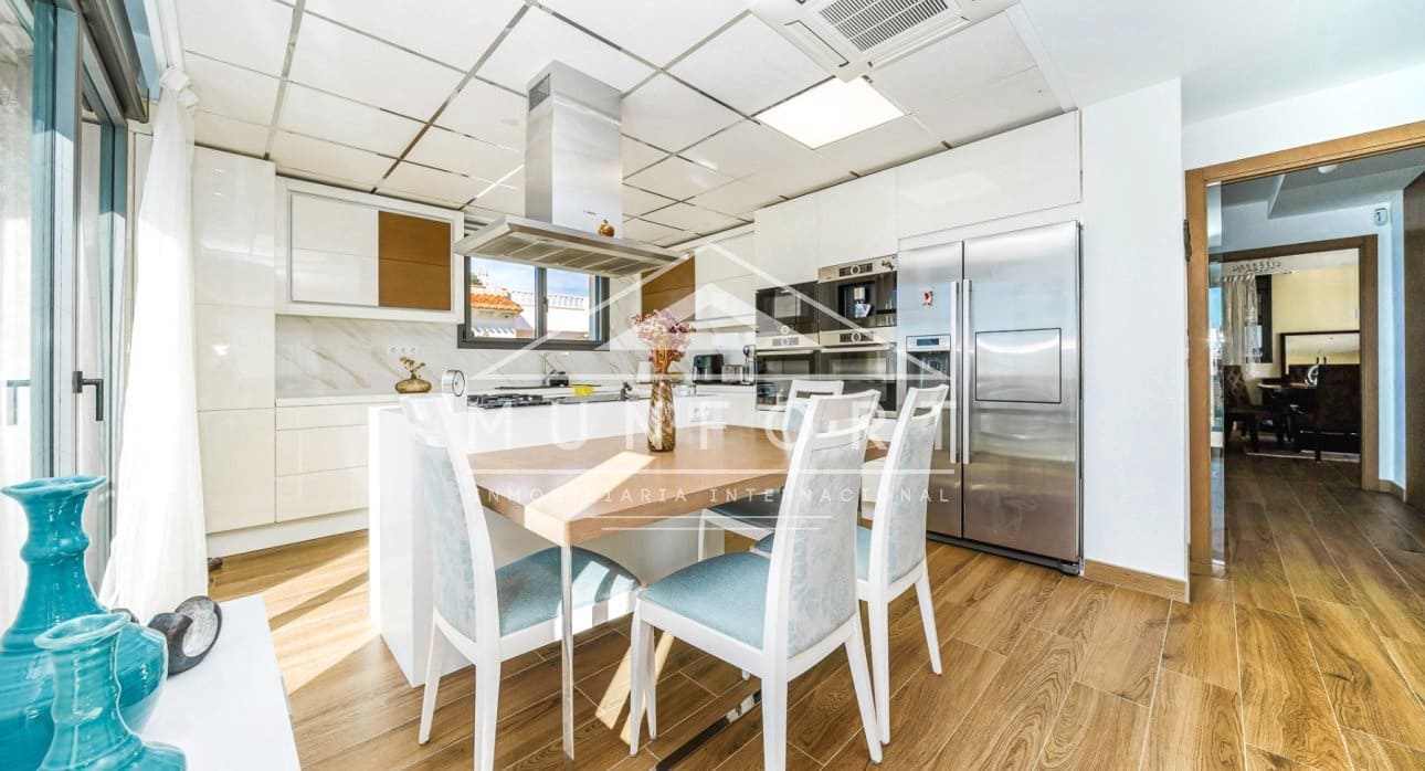 3 camera da letto Villa in vendita in Torrevieja con piscina - 1.280.000 € (Rif: 9345565)