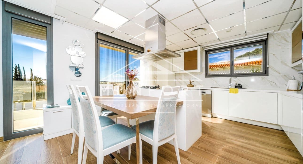 3 camera da letto Villa in vendita in Torrevieja con piscina - 1.280.000 € (Rif: 9345565)