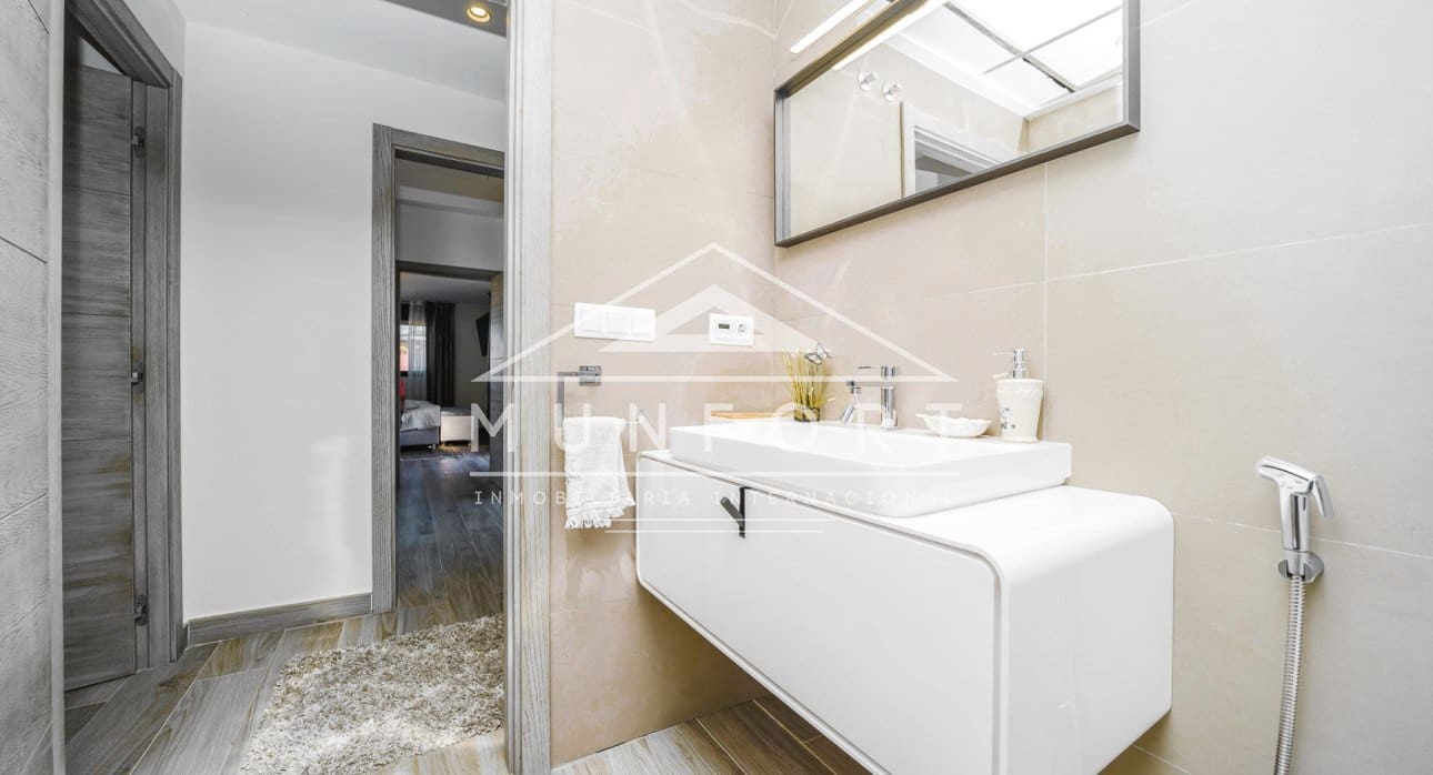 3 camera da letto Villa in vendita in Torrevieja con piscina - 1.280.000 € (Rif: 9345565)