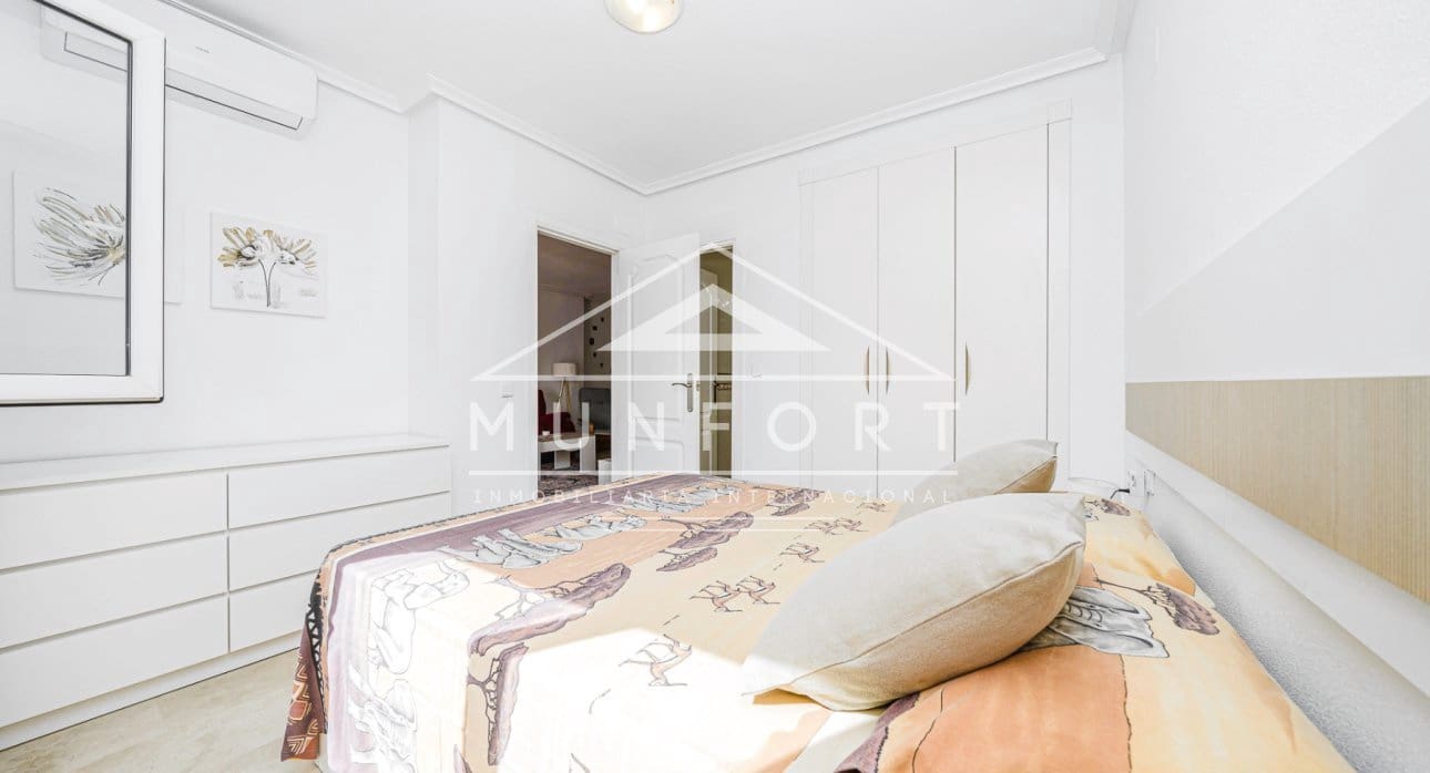 2 Zimmer Apartment zu verkaufen in Villamartin mit Pool - 238.000 € (Ref: 9345566)