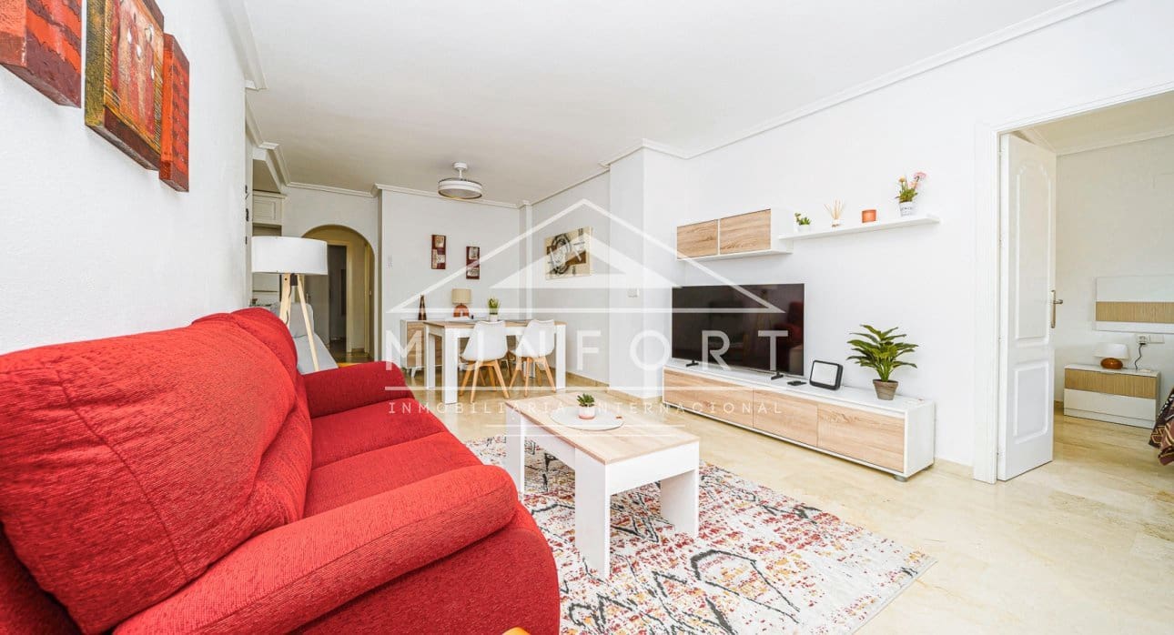 2 Zimmer Apartment zu verkaufen in Villamartin mit Pool - 238.000 € (Ref: 9345566)