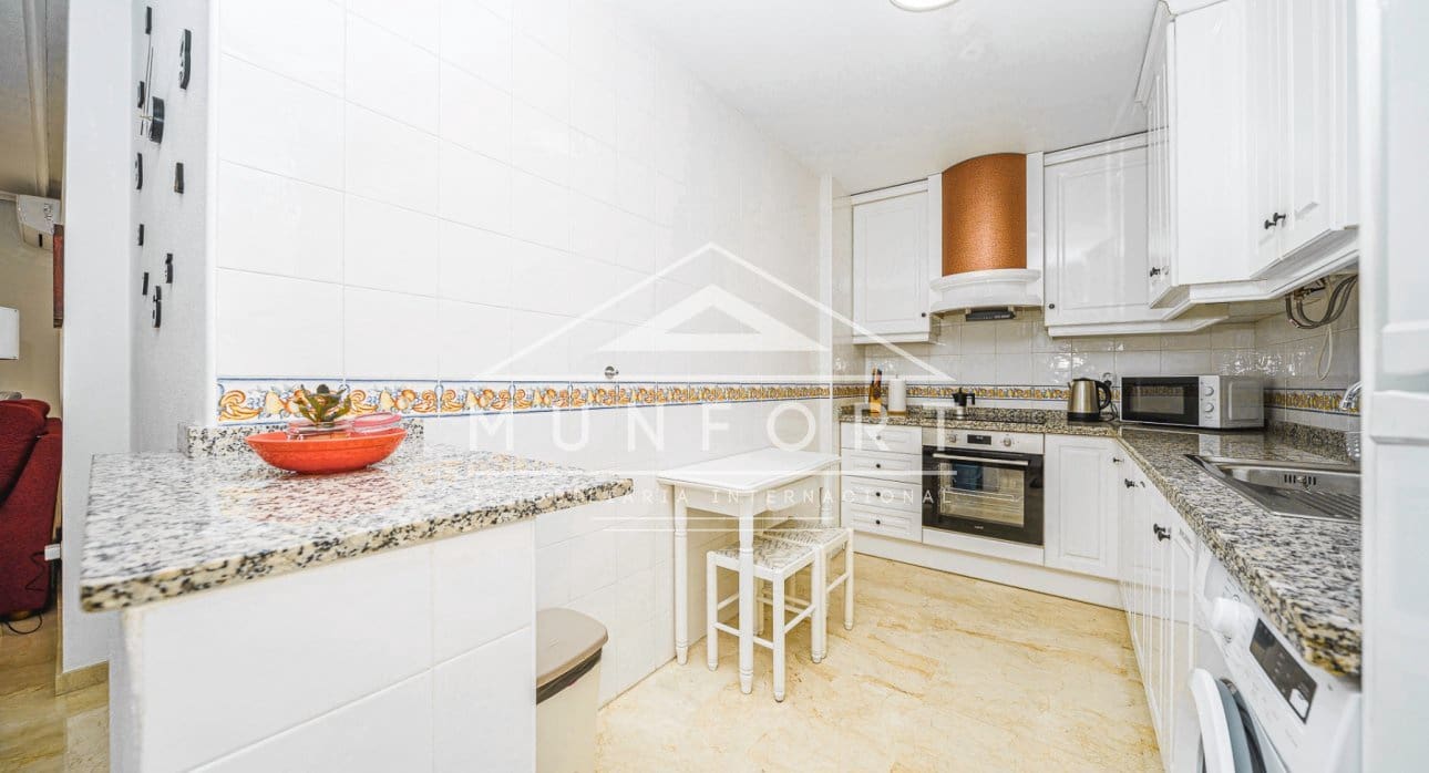 2 Zimmer Apartment zu verkaufen in Villamartin mit Pool - 238.000 € (Ref: 9345566)