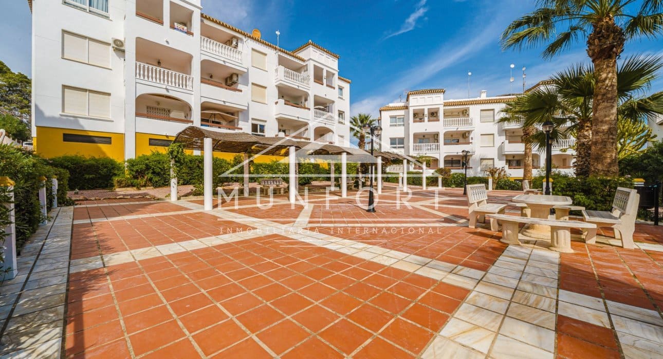 2 Zimmer Apartment zu verkaufen in Villamartin mit Pool - 238.000 € (Ref: 9345566)