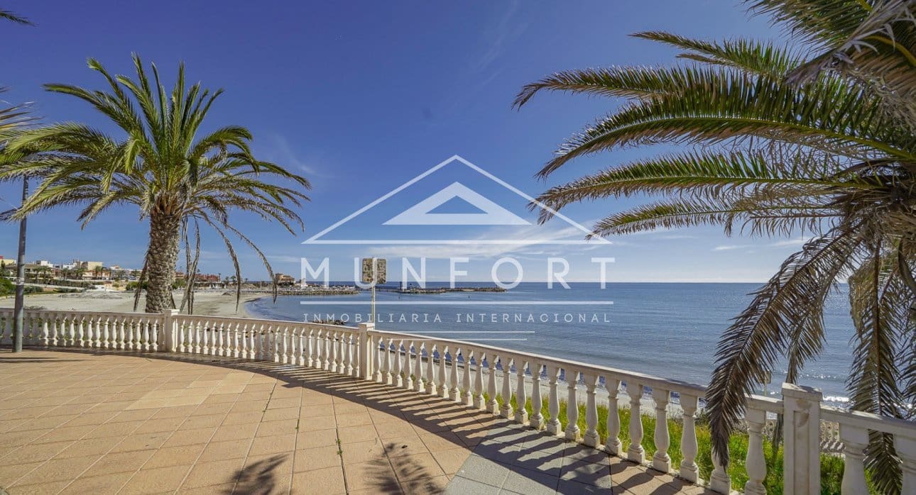 2 quarto Bungalow para venda em Pilar de la Horadada com piscina - 296 000 € (Ref: 9345728)