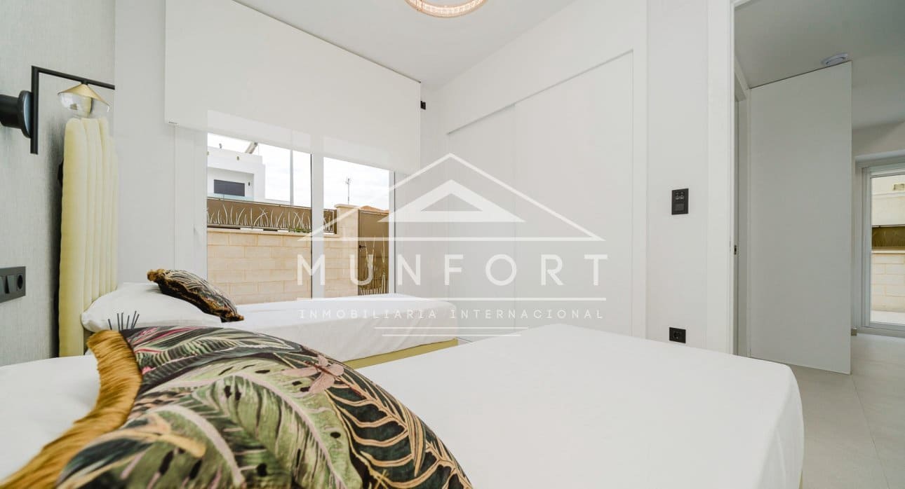 5 makuuhuone Huvila myytävänä paikassa Los Montesinos mukana uima-altaan - 780 000 € (Ref: 9348017)