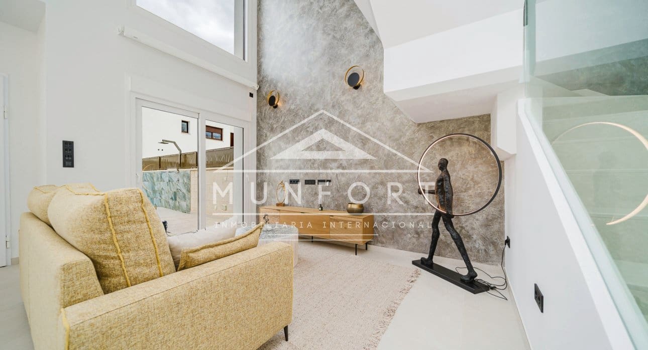 5 makuuhuone Huvila myytävänä paikassa Los Montesinos mukana uima-altaan - 780 000 € (Ref: 9348017)