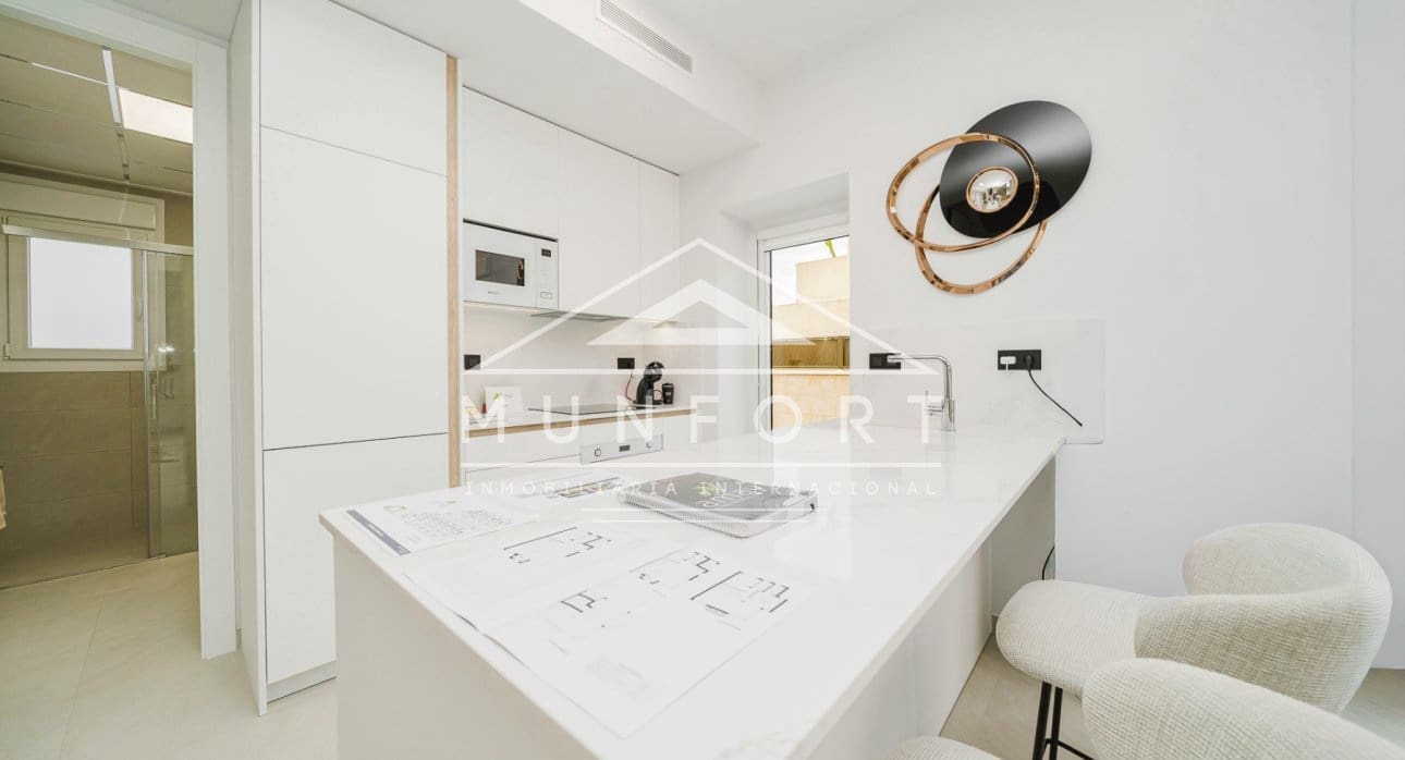 5 makuuhuone Huvila myytävänä paikassa Los Montesinos mukana uima-altaan - 780 000 € (Ref: 9348017)