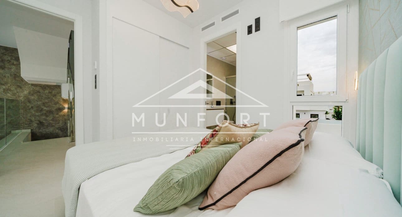 5 makuuhuone Huvila myytävänä paikassa Los Montesinos mukana uima-altaan - 780 000 € (Ref: 9348017)