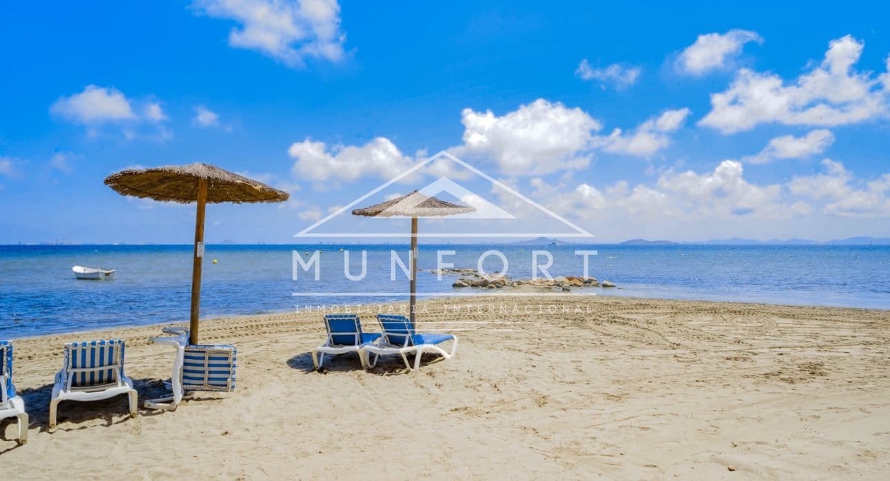 2 bedroom Apartment for sale in Los Alcazares with pool - € 279,900 (Ref: 9348474)