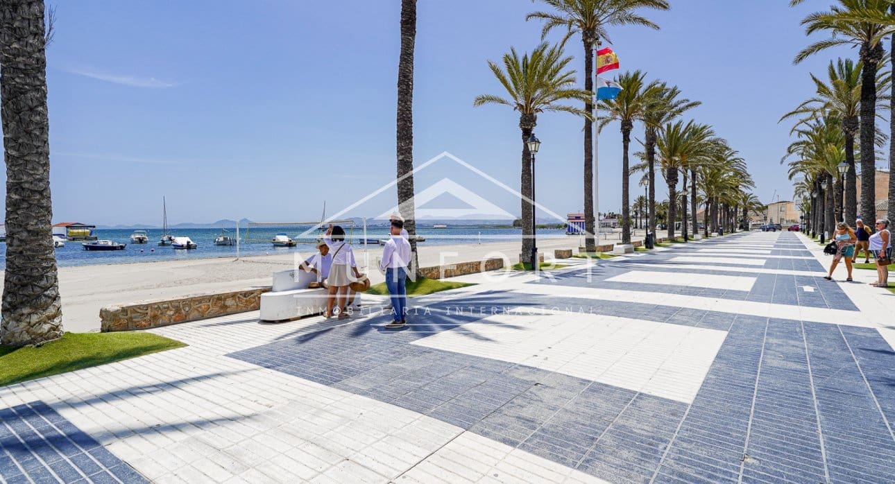 Ático de 3 habitaciones en Los Alcázares en venta con piscina - 419.900 € (Ref: 9349812)