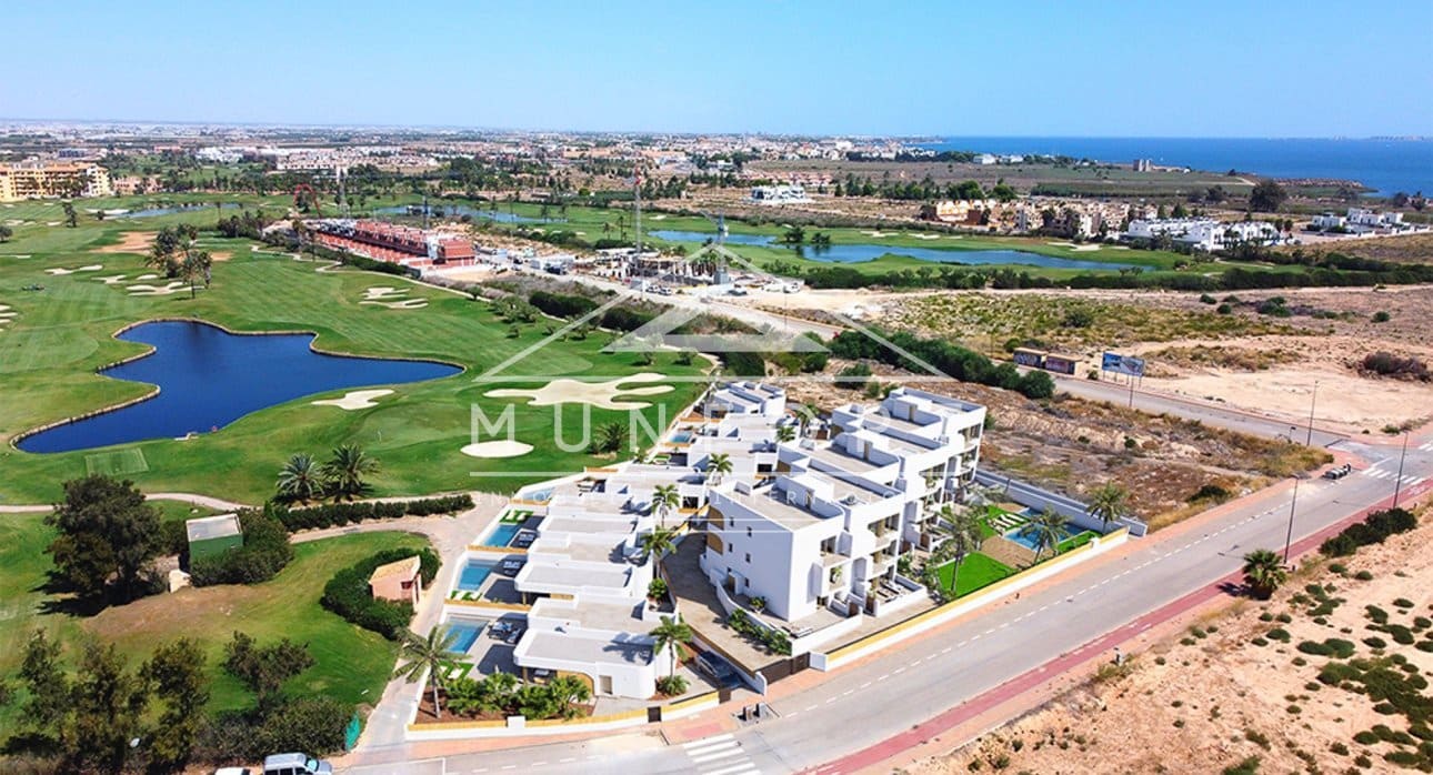 3 bedroom Apartment for sale in Los Alcazares with pool - € 329,900 (Ref: 9349813)