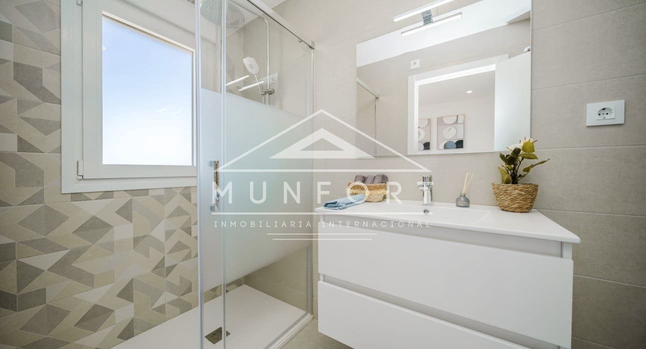 2 slaapkamer Appartement te koop in La Manga del Mar Menor met zwembad - € 213.259 (Ref: 9350045)