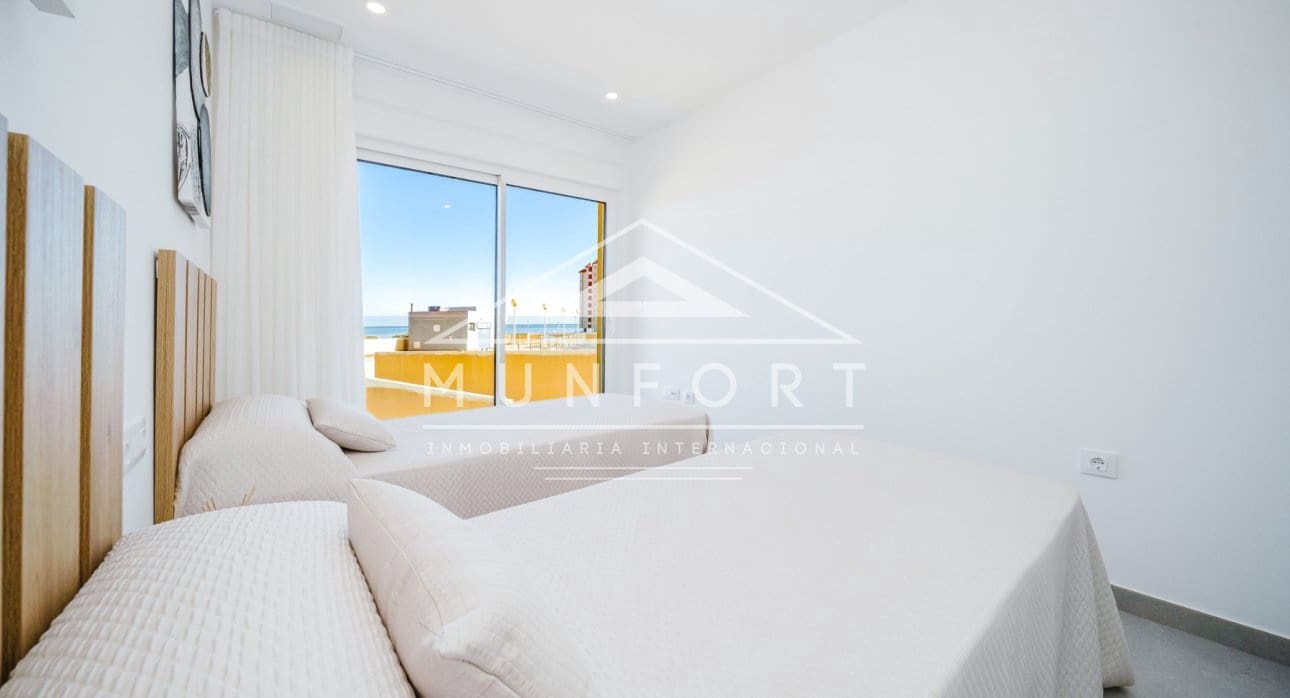 2 slaapkamer Appartement te koop in La Manga del Mar Menor met zwembad - € 213.259 (Ref: 9350045)