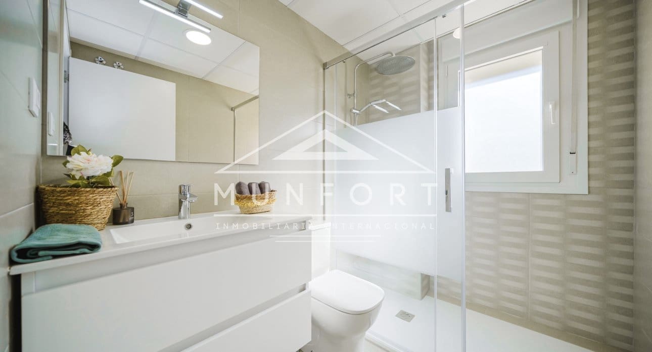 2 slaapkamer Appartement te koop in La Manga del Mar Menor met zwembad - € 213.259 (Ref: 9350045)