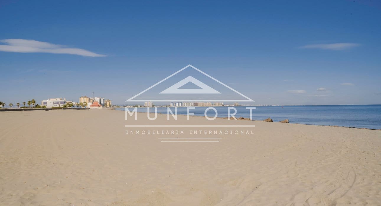 2 slaapkamer Appartement te koop in La Manga del Mar Menor met zwembad - € 213.259 (Ref: 9350045)