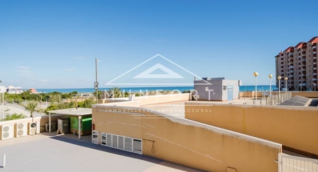 2 slaapkamer Appartement te koop in La Manga del Mar Menor met zwembad - € 213.259 (Ref: 9350045)