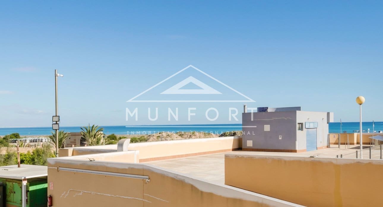 3 slaapkamer Appartement te koop in La Manga del Mar Menor met zwembad - € 240.052 (Ref: 9350046)