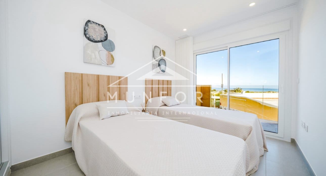 3 slaapkamer Appartement te koop in La Manga del Mar Menor met zwembad - € 240.052 (Ref: 9350046)