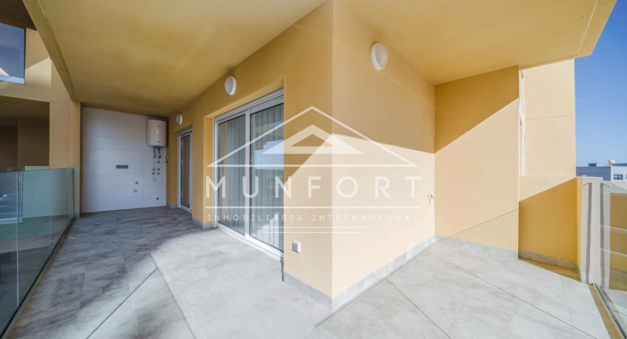 3 slaapkamer Appartement te koop in La Manga del Mar Menor met zwembad - € 240.052 (Ref: 9350046)