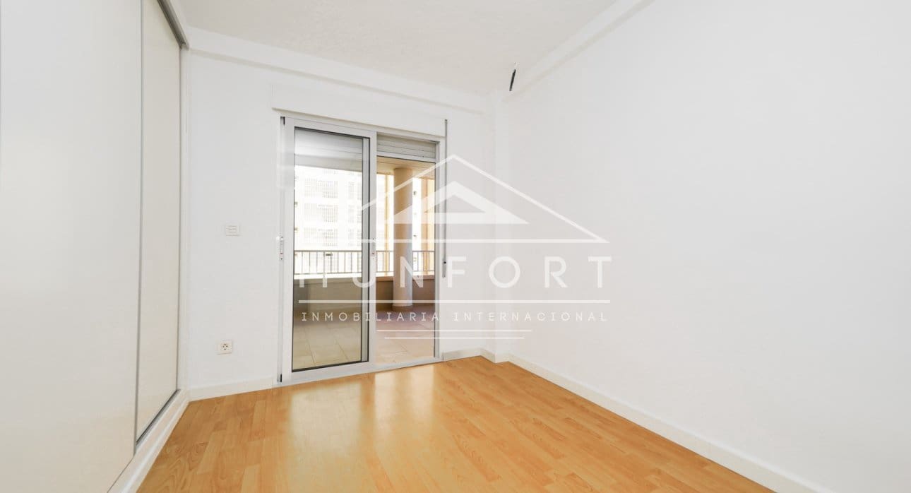 2 slaapkamer Appartement te koop in Dehesa de Campoamor met zwembad - € 275.000 (Ref: 9352840)