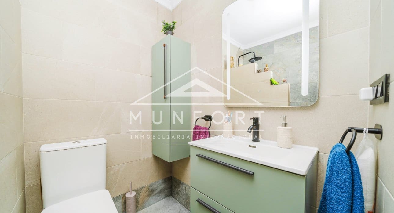 2 bedroom Apartment for sale in Torrevieja with pool - € 137,800 (Ref: 9352911)