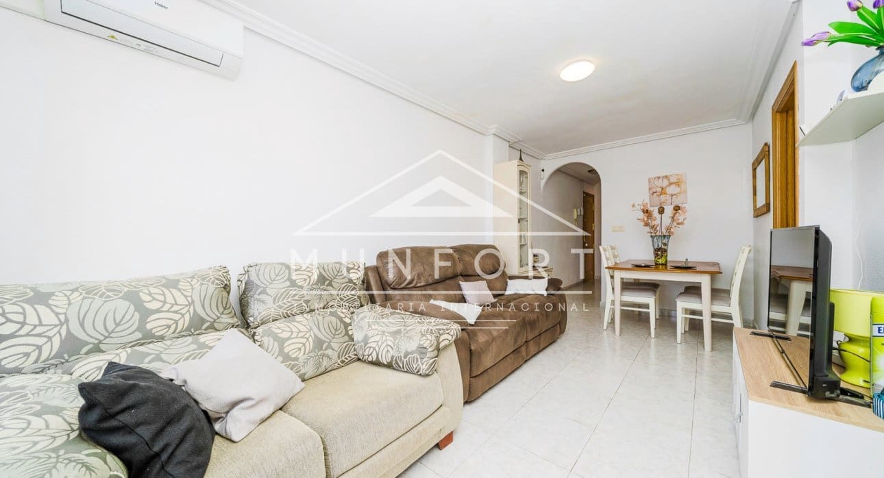 2 bedroom Apartment for sale in Torrevieja with pool - € 137,800 (Ref: 9352911)