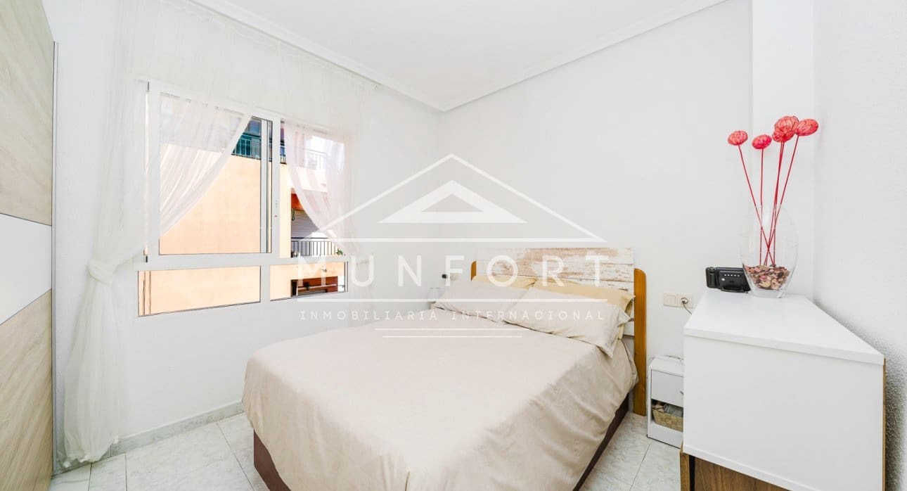 2 bedroom Apartment for sale in Torrevieja with pool - € 137,800 (Ref: 9352911)