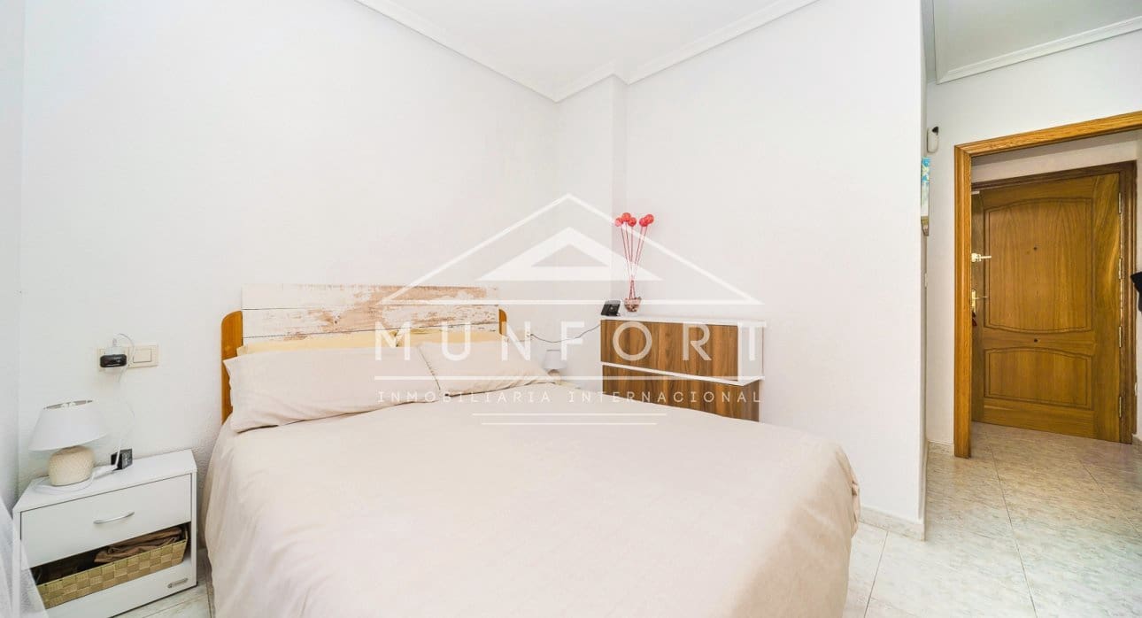 2 bedroom Apartment for sale in Torrevieja with pool - € 137,800 (Ref: 9352911)