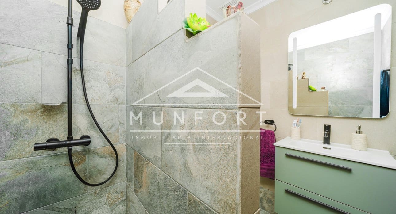 2 bedroom Apartment for sale in Torrevieja with pool - € 137,800 (Ref: 9352911)