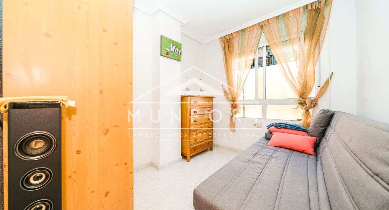 2 bedroom Apartment for sale in Torrevieja with pool - € 137,800 (Ref: 9352911)