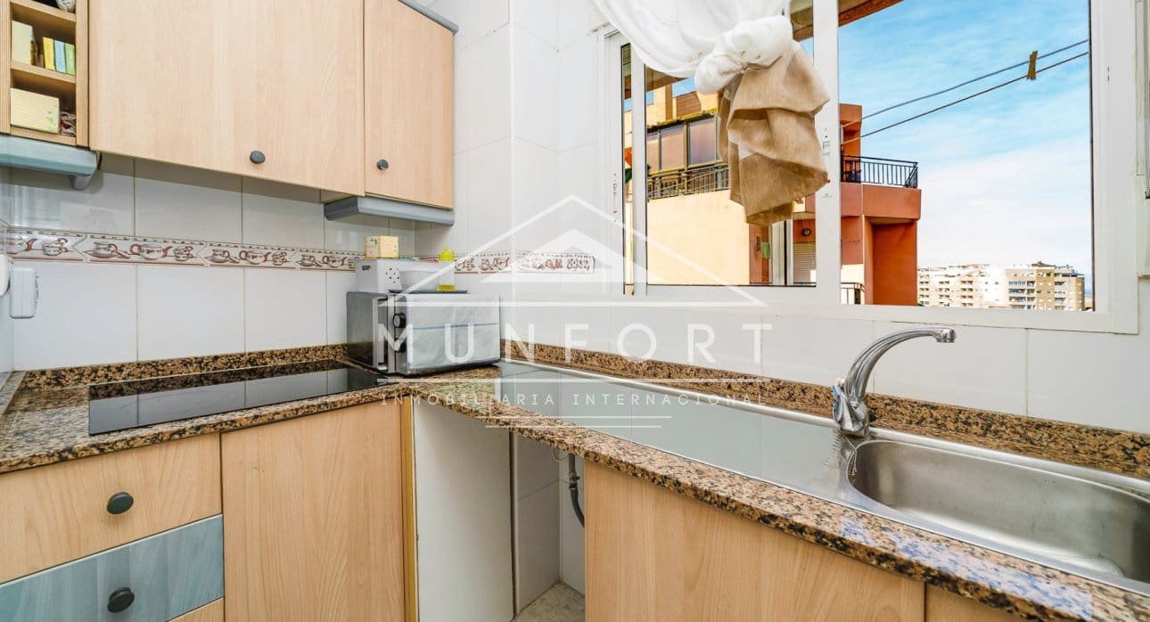2 bedroom Apartment for sale in Torrevieja with pool - € 137,800 (Ref: 9352911)