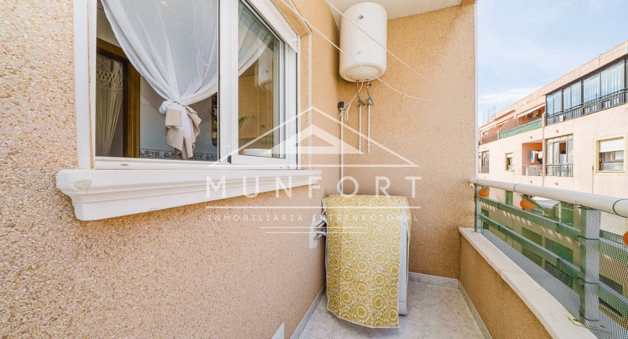 2 bedroom Apartment for sale in Torrevieja with pool - € 137,800 (Ref: 9352911)